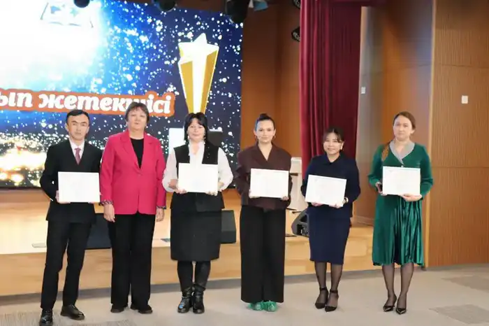 Лучшего классного руководителя выбрали в Карагандинской области (6)