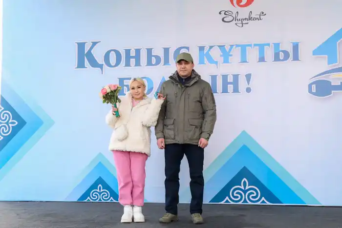 В МИКРОРАЙОНЕ «ТҰРАН» 24 СЕМЬИ ПОЛУЧИЛИ АРЕНДНОЕ ЖИЛЬЁ (3)