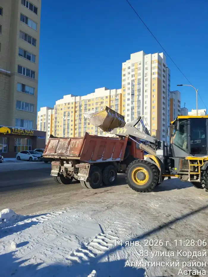 Около 70 тысяч кубометров снега вывезли из Астаны за ночь (6)