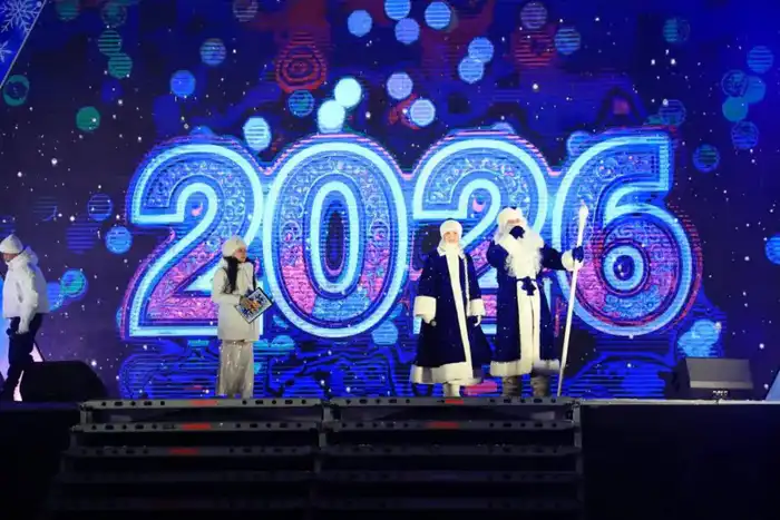 Актюбинцы массово и ярко встретили Новый год на главной площади города (10)