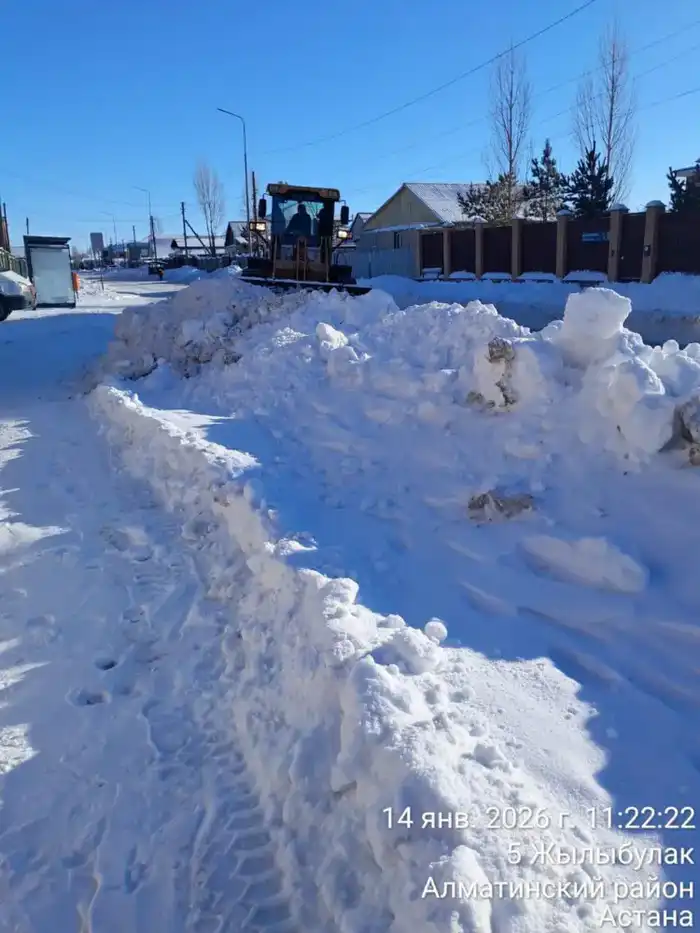 Около 70 тысяч кубометров снега вывезли из Астаны за ночь (8)