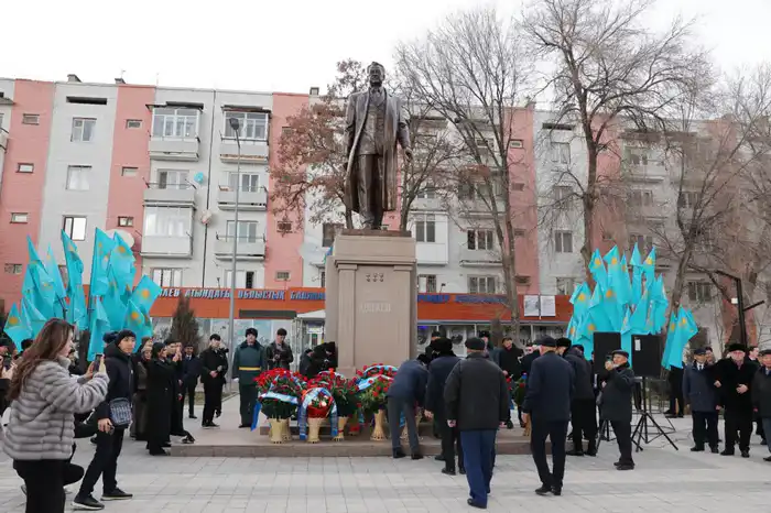 В Таразе почтили память Динмухамеда Кунаева (7)