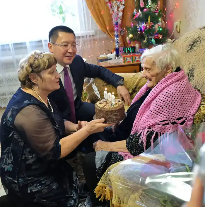 100-летний юбилей отметила ветеран Великой Отечественной войны Мария Матюшина (5)