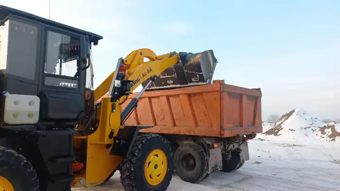 Более 1,2 тысячи единиц спецтехники задействуют в уборке снега в Астане (7)