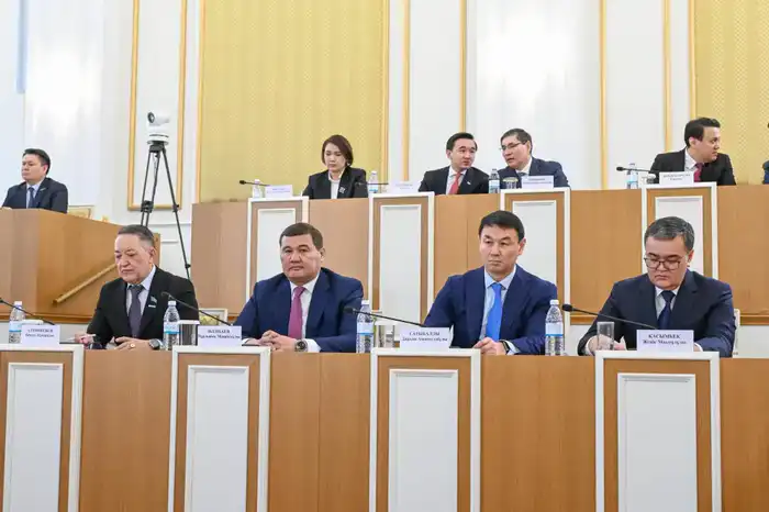 Обсуждены предложения по реформе на очередном втором заседании Конституционной комиссии (4)