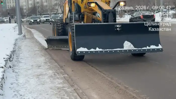 В борьбе со снегом в Астане задействовано более 1300 единиц спецтехники (5)