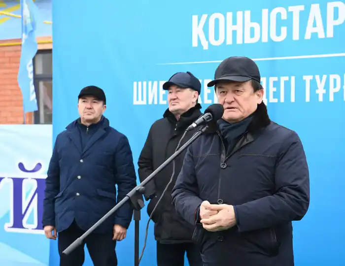 Жителям поселка Шиели вручили ключи от квартир в микрорайоне «Шугыла» (3)