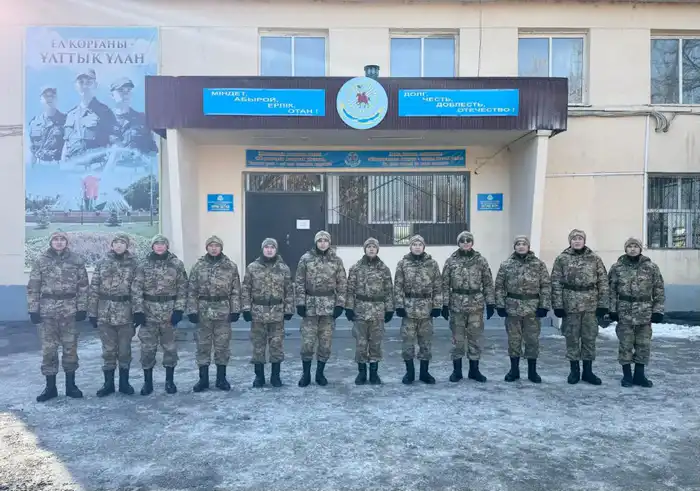 Со школьной скамьи - в один строй: 12 бывших одноклассников проходят службу вместе в Шымкенте (2)