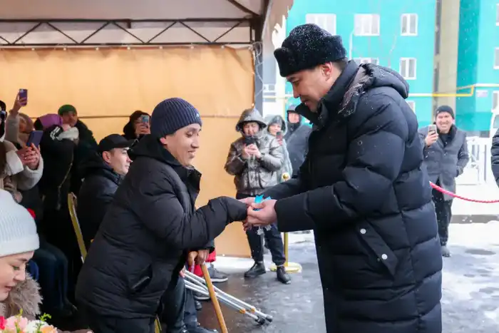 В ШЫМКЕНТЕ 46 СЕМЕЙ ПОЛУЧИЛИ КЛЮЧИ ОТ НОВЫХ КВАРТИР (4)