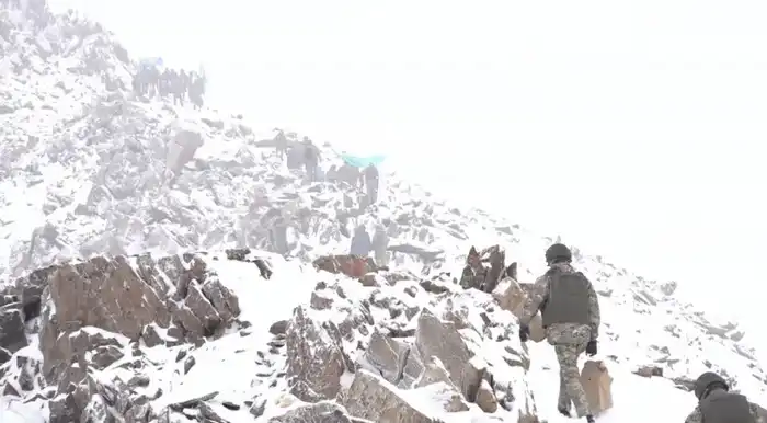 Курсанты силовых вузов покорили 3500-метровый пик в Заилийском Алатау (2)