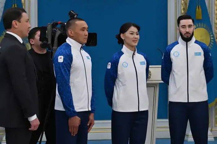 Президент отметил, что наши спортсмены достойно выступают и поднимаются на пьедестал почета на многочисленных соревнованиях (4)