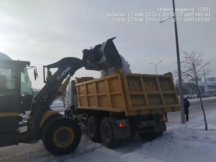 Более 1 100 единиц спецтехники задействовано в снегоуборочных работах в Астане (3)