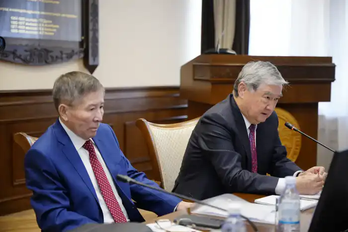 В столице состоялась международная конференция к 75-летию Алибека Аскара (3)