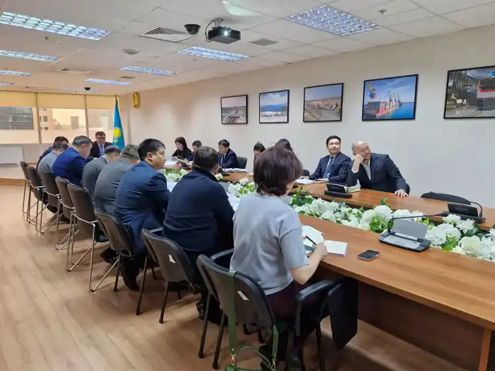 В Минтрансе обсудили планы работы КаздорНИИ и НЦКДА на текущий год (5)