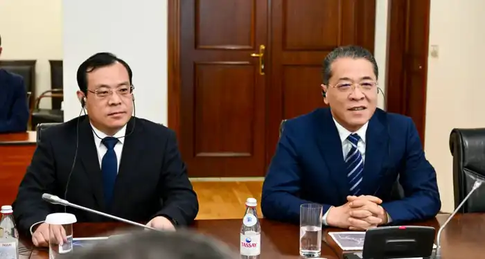 Роман Скляр обсудил с руководством XINFA GROUP г-ном Чжао Тинъюном строительство промышленного парка в Павлодарской области (2)