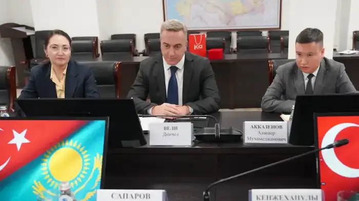 МСХ РК и Coca-Cola Içecek Kazakhstan подписали инвестсоглашение о строительстве завода в Актобе (2)