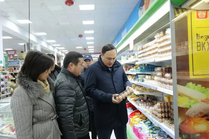 Ербол Карашукеев проверил цены в торговых сетях (6)