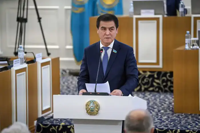 Конституционная комиссия приступила к обсуждению проекта поправок (6)