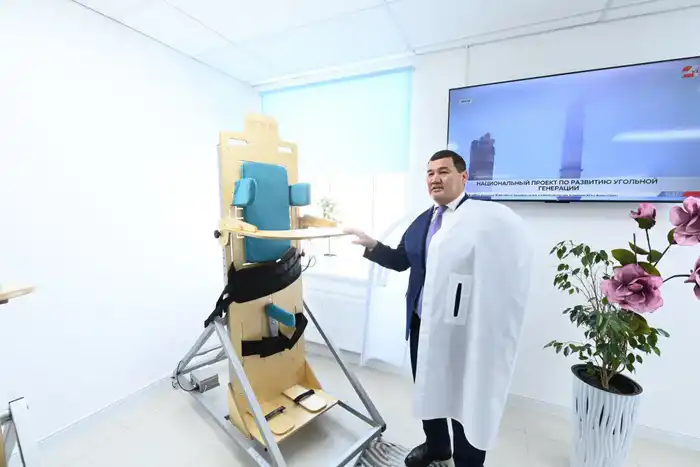 Глава региона осмотрел новое здание, пристроенное к больнице (3)