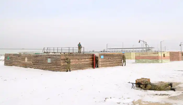 Министр обороны проинспектировал военные объекты в Кызылординской области (4)