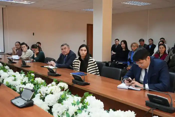 Состоялась лекция по вопросам финансовой грамотности для сотрудников министерств (2)