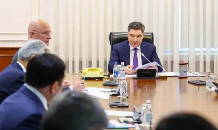 Олжас Бектенов провел совещание по вопросам генерации новых мощностей для решения проблемы энергодефицита (4)