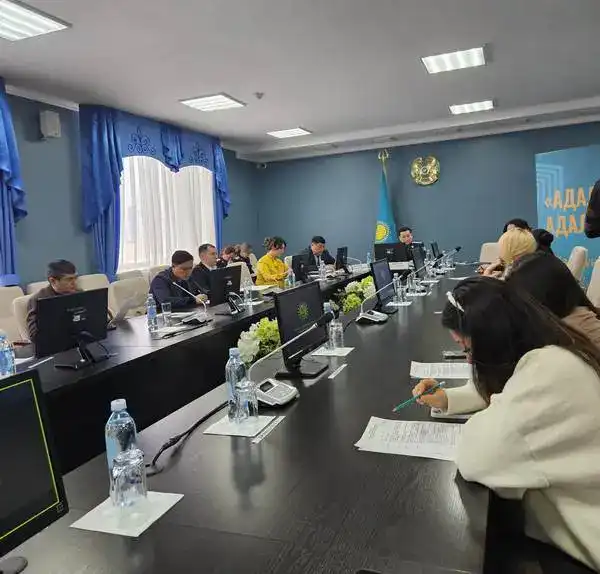 Открытый диалог и цифровые сервисы: в Карагандинской области прошла акция «Азбука правопорядка» (3)