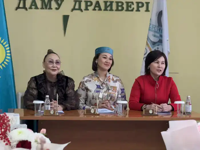 В Астане студенты и школьники объединились для производства парфюма (2)