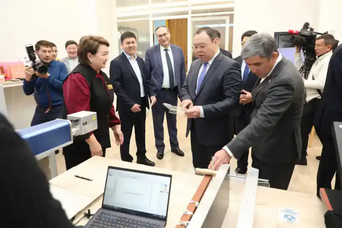 В Алматы подвели итоги Года рабочих профессий (3)