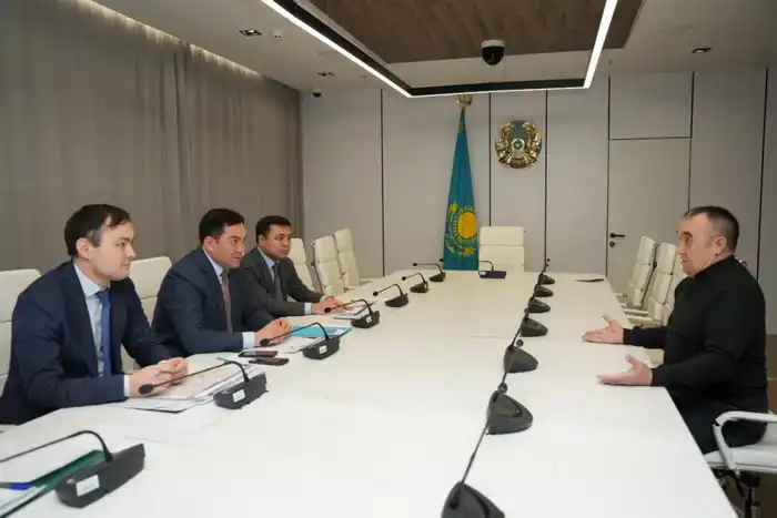 Газификация востока и научные разработки: Глава Минэнерго провел прием граждан (5)