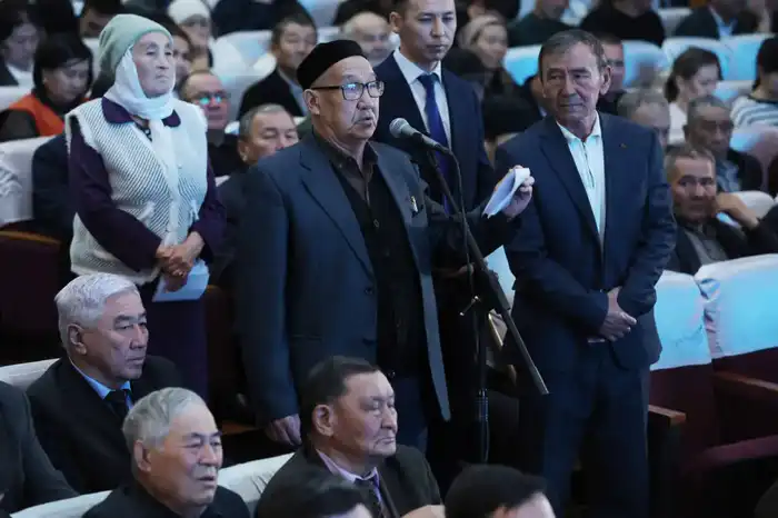 Ербол Карашукеев встретился с жителями Байзакского района (7)