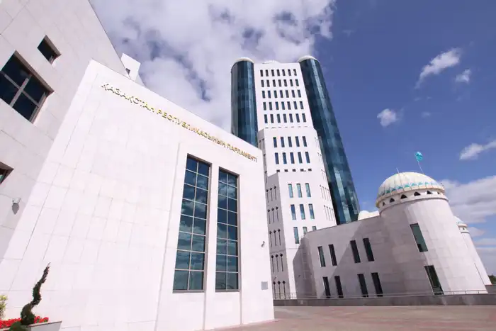 референдум Казахстан