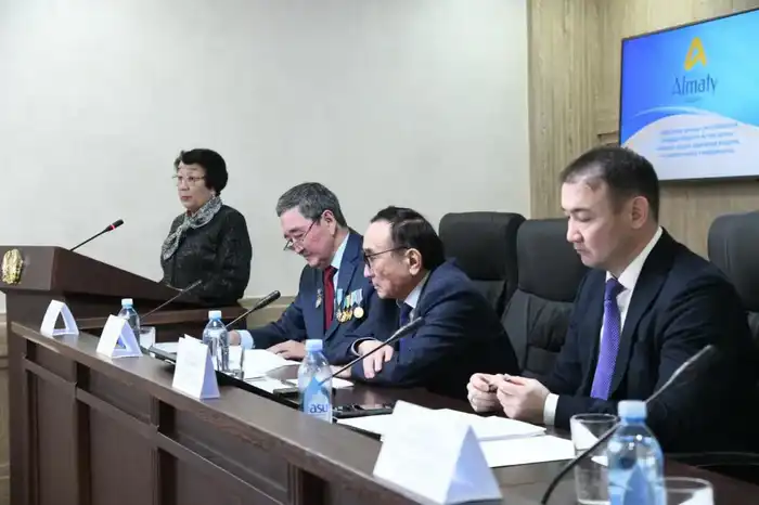 В Совете ветеранов столичного района Алматы отчитались о работе за пять лет (10)