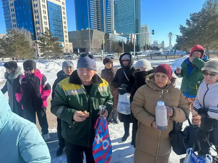 «Милосердие – путь добра»: в Астане пенсионеры провели благотворительную акцию (3)