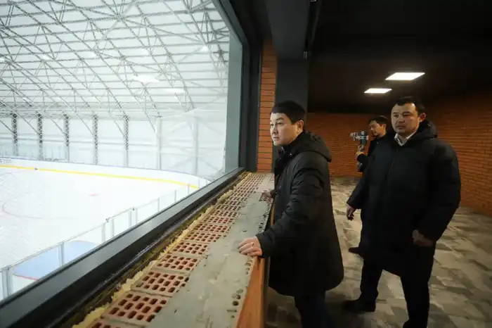 Нурдаулет Килыбай ознакомился с ходом строительства нового ледового дворца в Актау (4)