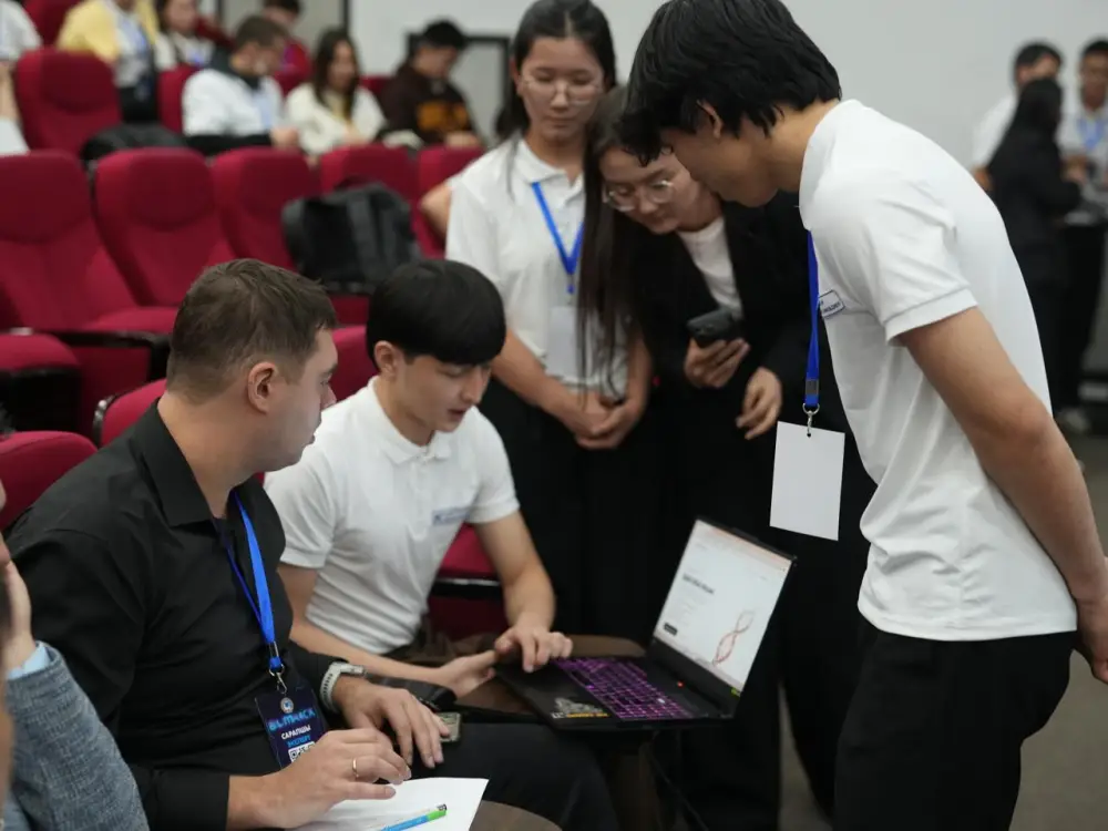 В Алматы прошел студенческий хакатон «BilimHack Almaty-2026» (4)