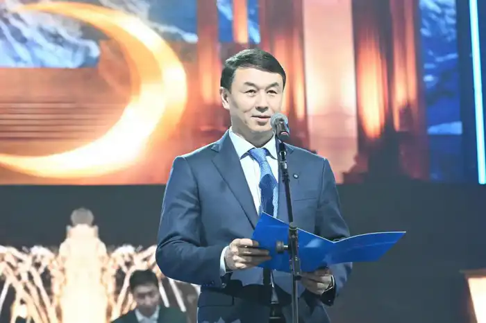 В Алматы состоялся торжественный вечер, посвящённый 75-летию Журсина Ермана (3)