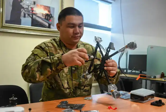 Ученые Национального университета обороны готовят операторов беспилотной авиации для Сухопутных войск (2)