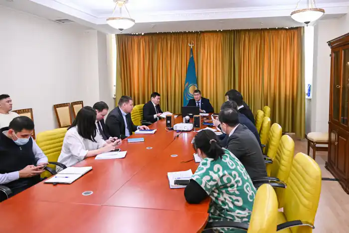 Руслан Есеналин провёл рабочее совещание, посвящённое новой конституционной реформе (3)