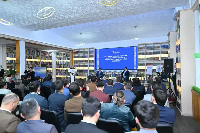 Аким области встретился с местными поэтами и писателями (5)