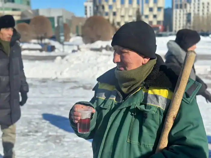 «Милосердие – путь добра»: в Астане пенсионеры провели благотворительную акцию (2)