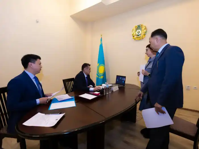 Аким ВКО провёл личный приём граждан (3)