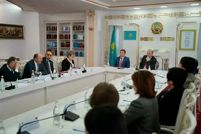 В Астане обсудили переход к Курултаю и новые политические институты в рамках конституционной реформы 2026 года (3)