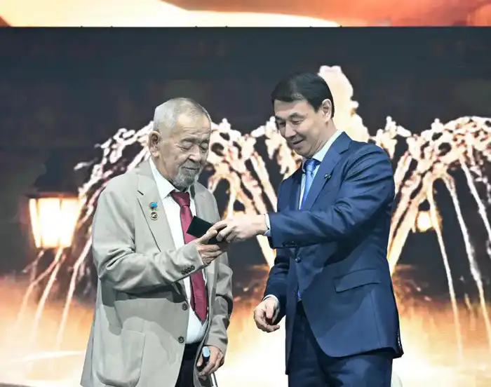 В Алматы состоялся торжественный вечер, посвящённый 75-летию Журсина Ермана (4)