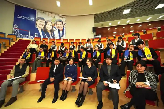 «Закон и порядок»: в Астане прошли дебаты среди школьников (6)