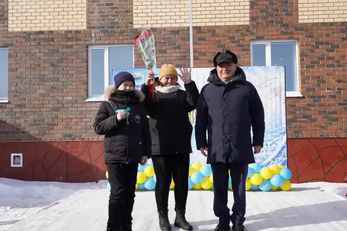 Ключи от новых квартир вручили жителям г. Макинска (4)