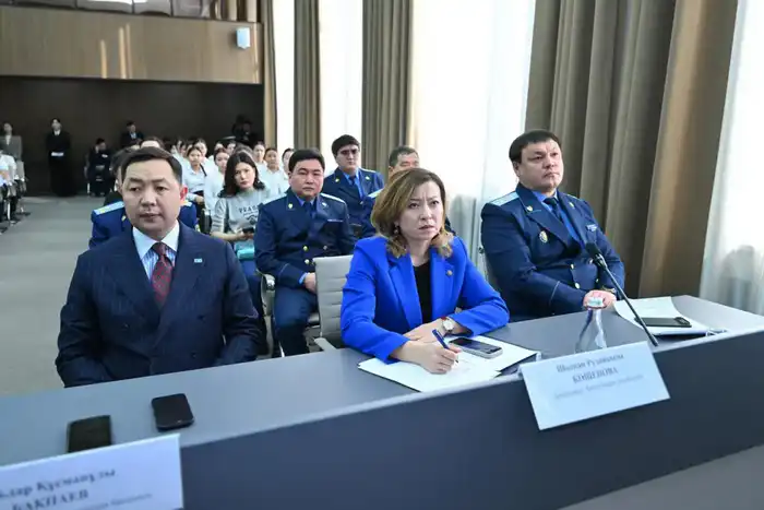 В области Абай прошел форум «Мен және Заң» (7)