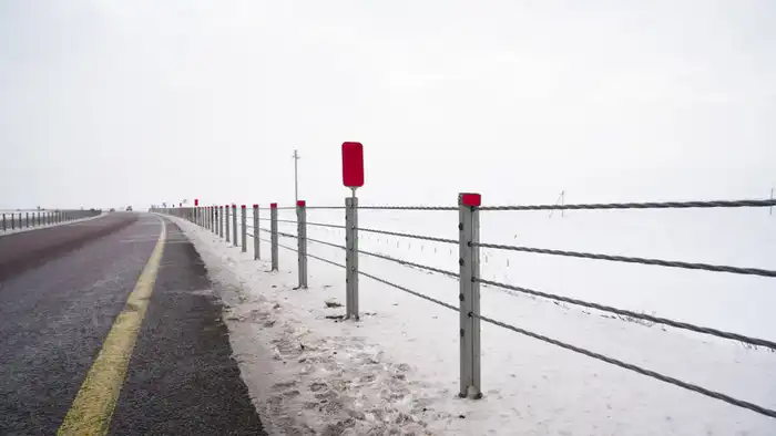 В Казахстане второй год тестируют тросовые ограждения для повышения безопасности дорог (5)