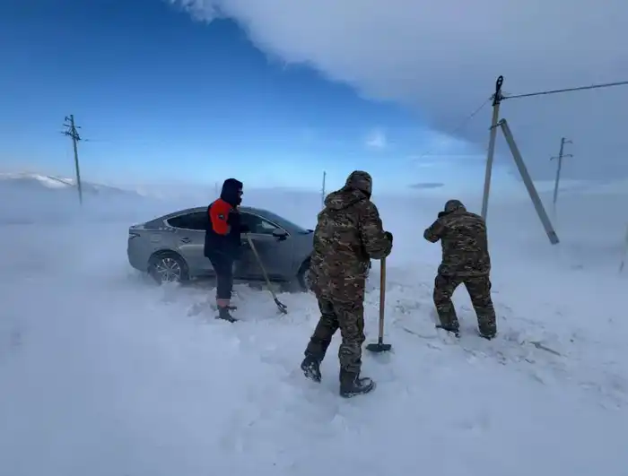 За последние десять дней из снежных заносов спасено и эвакуировано 145 человек (4)