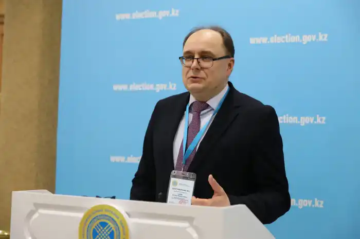 В ЦКР состоялась встреча с руководством Миссии наблюдателей от СНГ на референдуме (2)